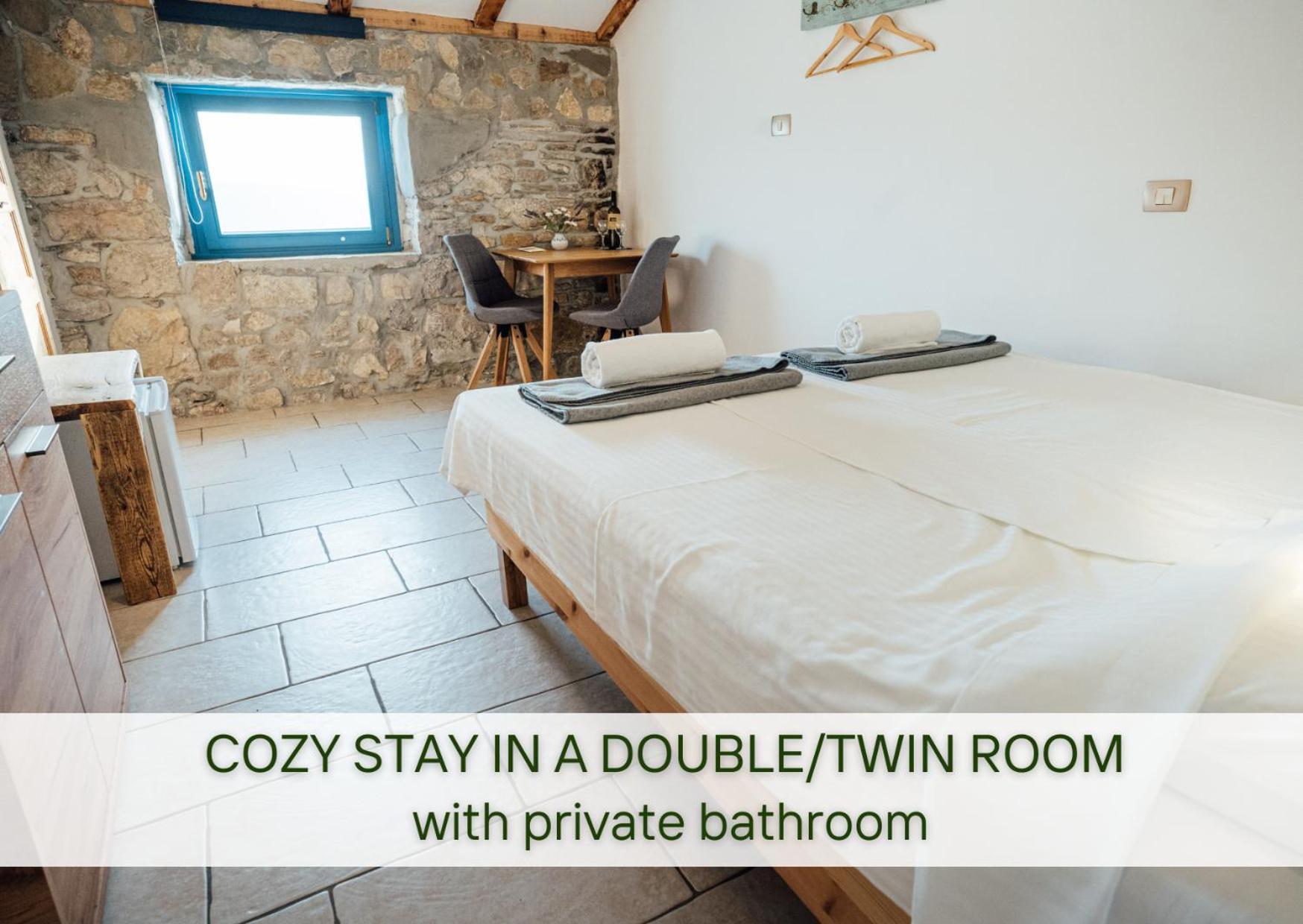 Guesthouse Kamniti Rob Črni Kal Exteriér fotografie