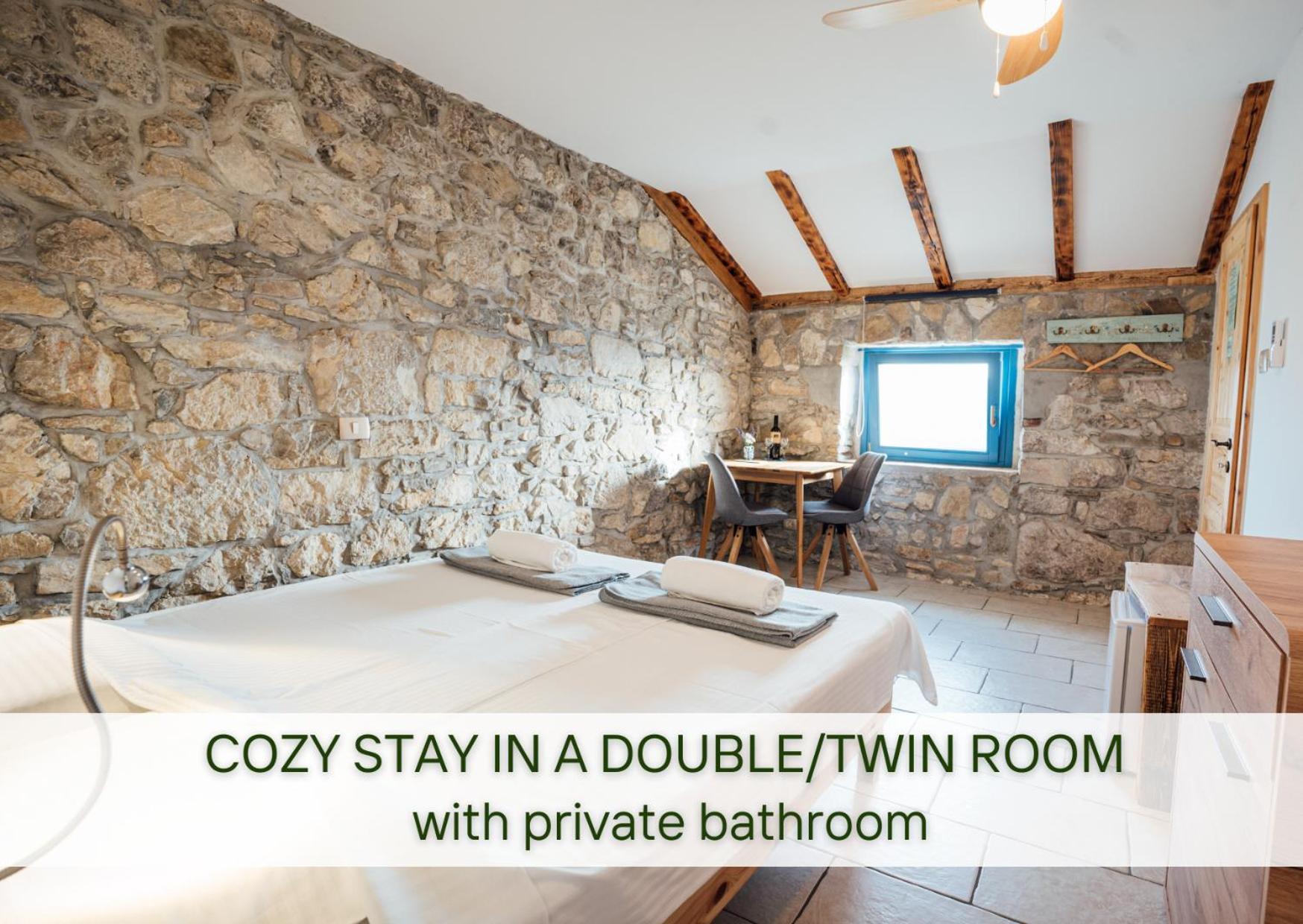 Guesthouse Kamniti Rob Črni Kal Exteriér fotografie